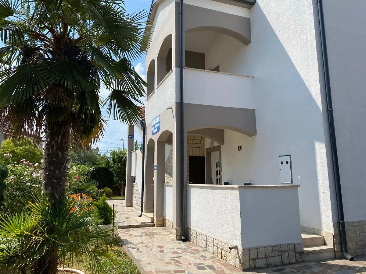 Gasthof Apartments&Zimmer Jasmine Funtana