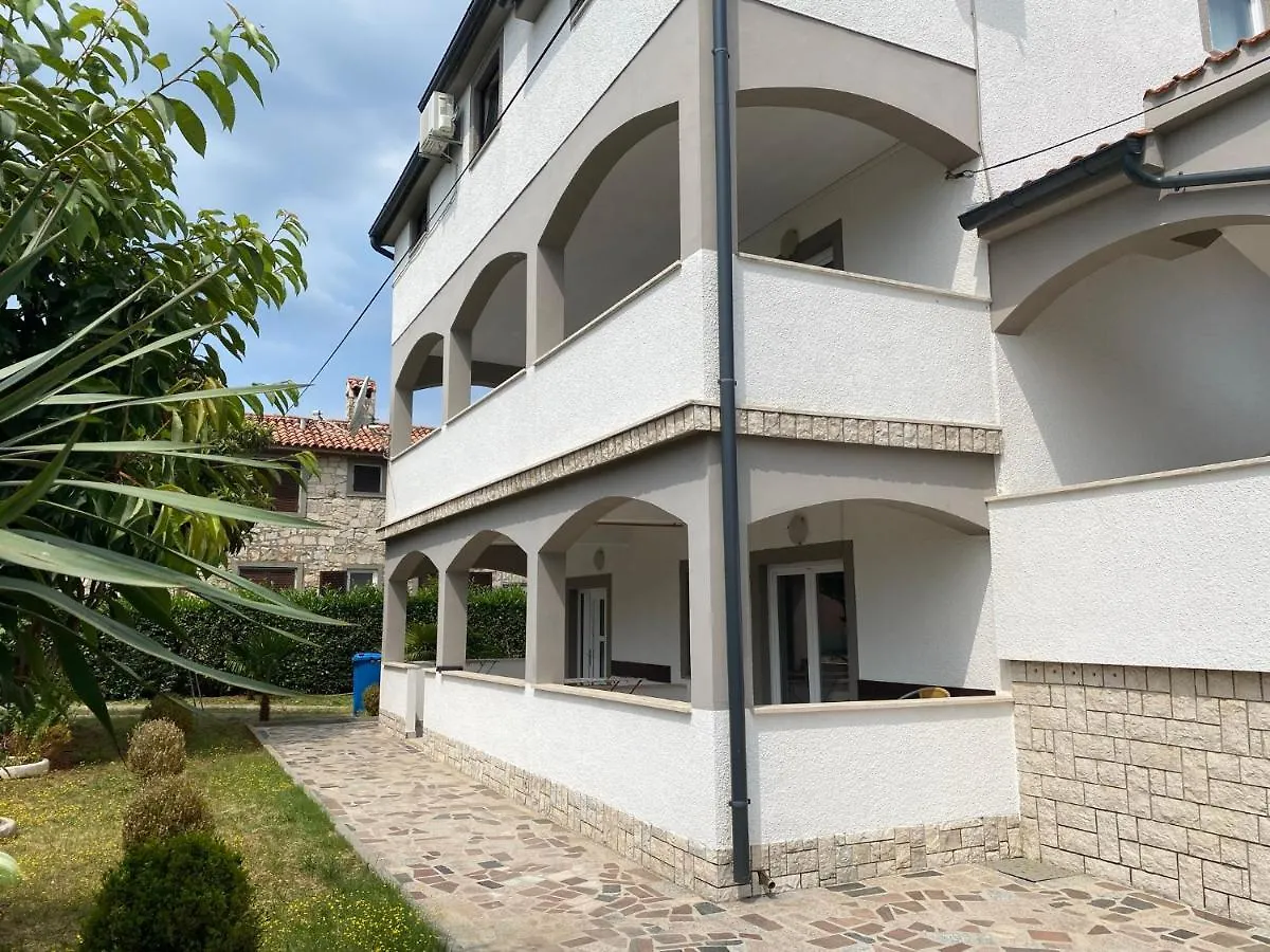 Apartments&Zimmer Jasmine Funtana Gasthof